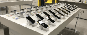 Mobile phones on secure display at Coppel