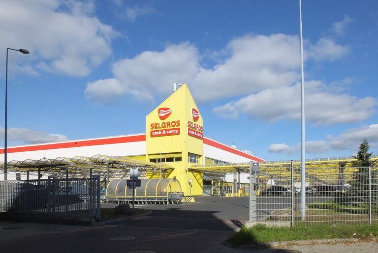 Selgros, Major European Hypermarket Uses InVue’s Padlock for Weatherproof Security