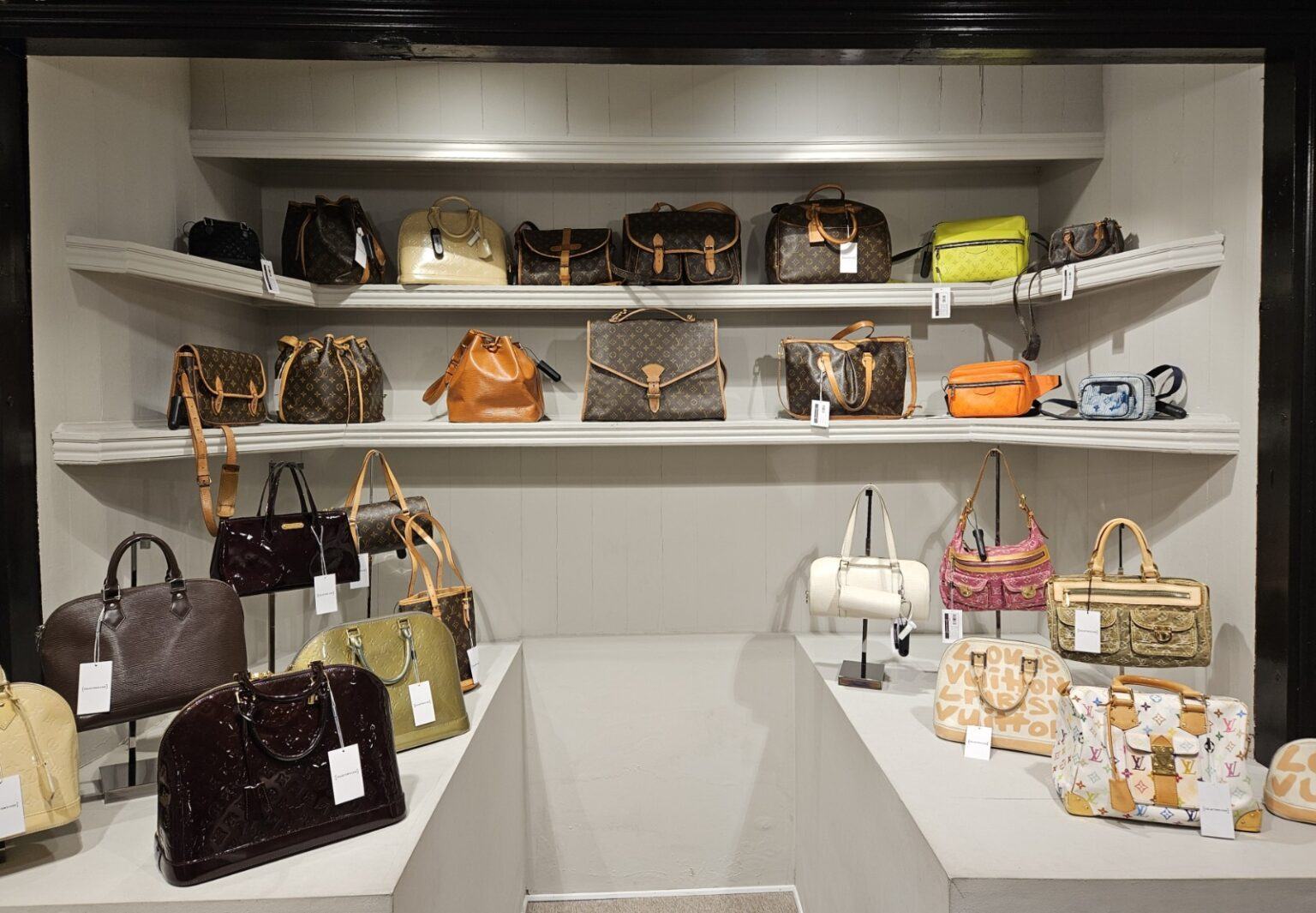Purses on Display using Cable Lock