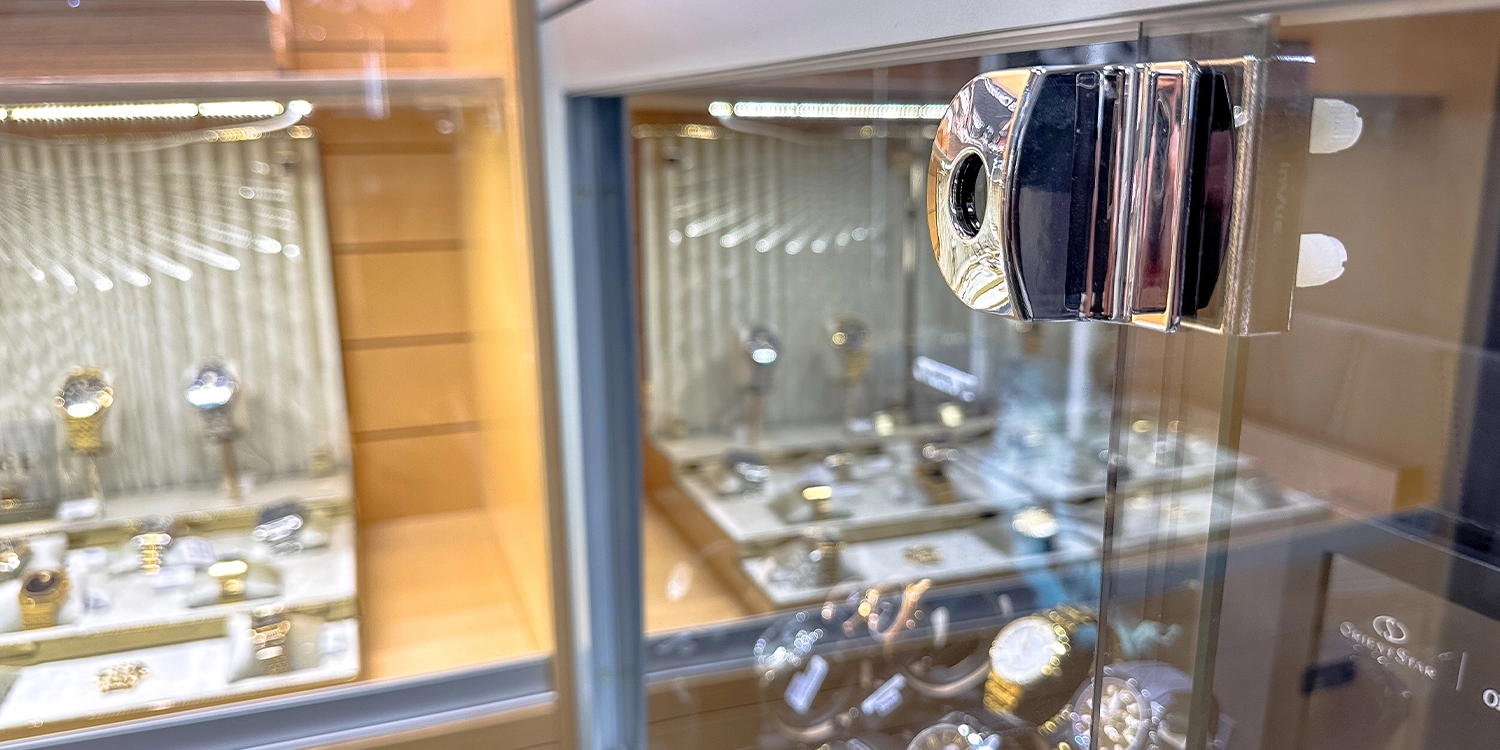 Halldór Ólafsson Úr og Skartgripir_InVue Jewelry Locks Jewelry Security Jewelry Locks with no keys