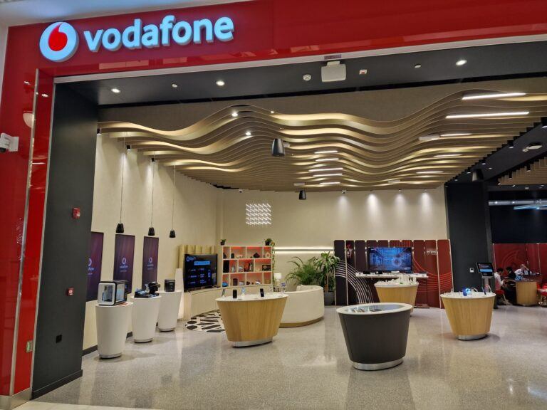 Vodafone invita a los clientes a experimentar los productos en su forma más auténtica, sin cables ni cables.