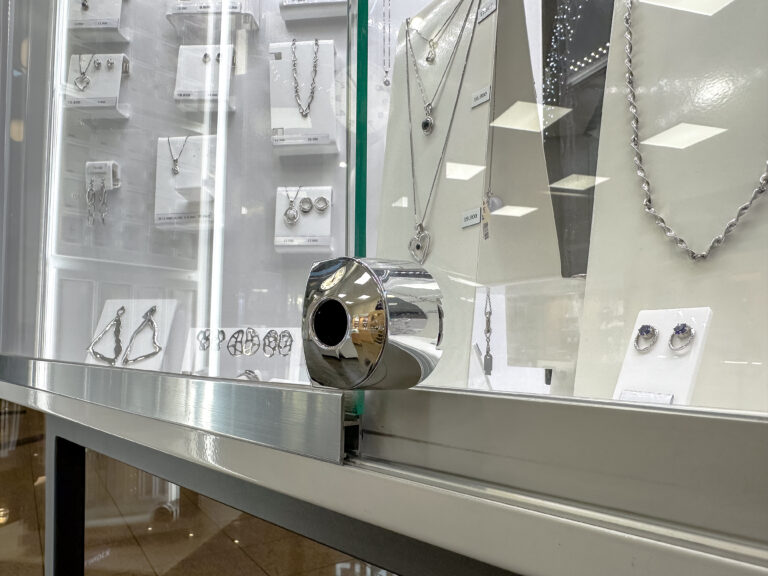 Halldór Ólafsson Úr og Skartgripir_InVue Jewelry Locks Jewelry Security Jewelry Locks with no keys